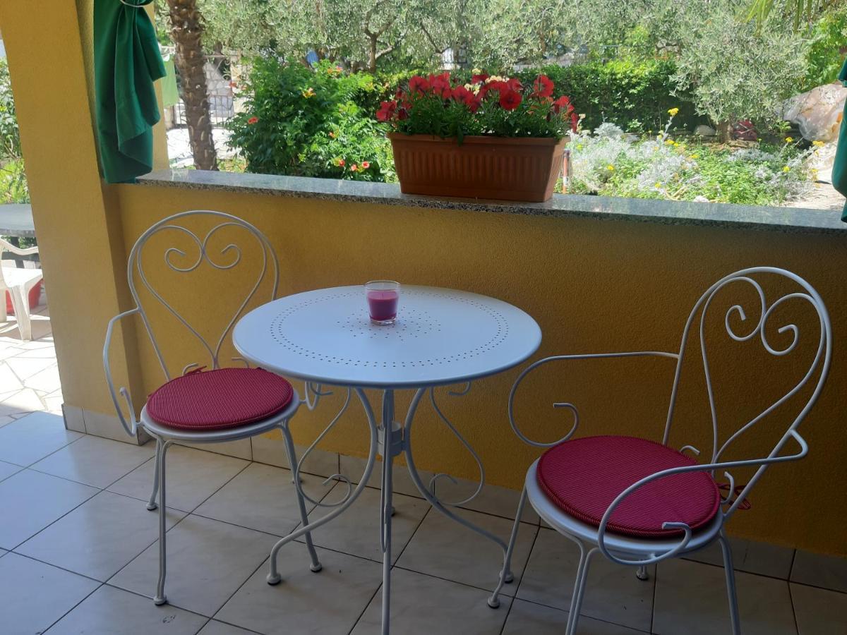 Soba Ana Hotel Cres Bagian luar foto