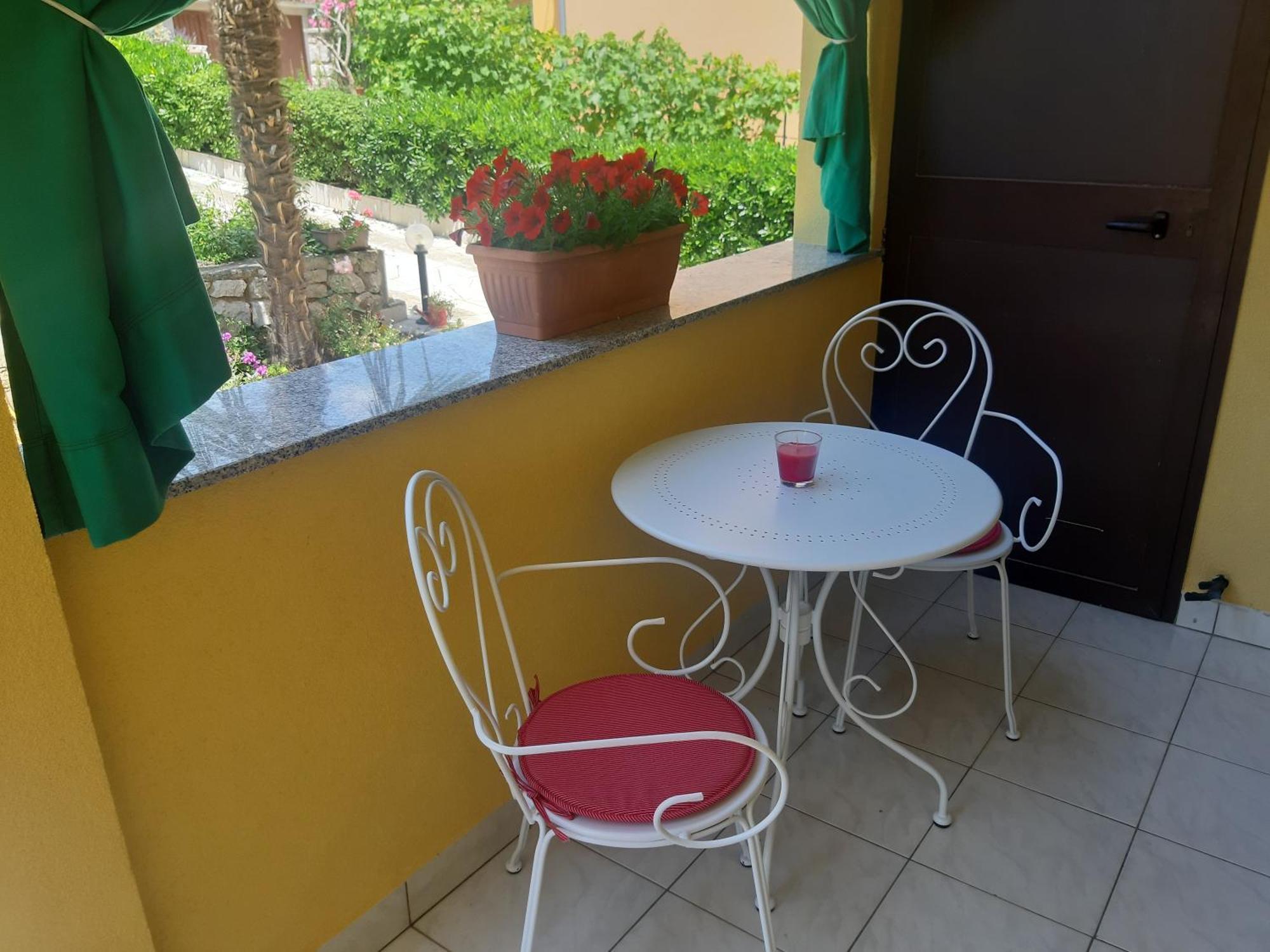 Soba Ana Hotel Cres Bagian luar foto