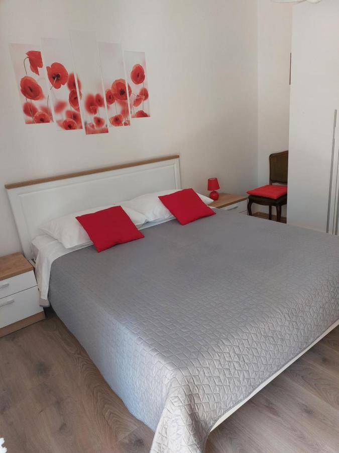 Soba Ana Hotel Cres Bagian luar foto
