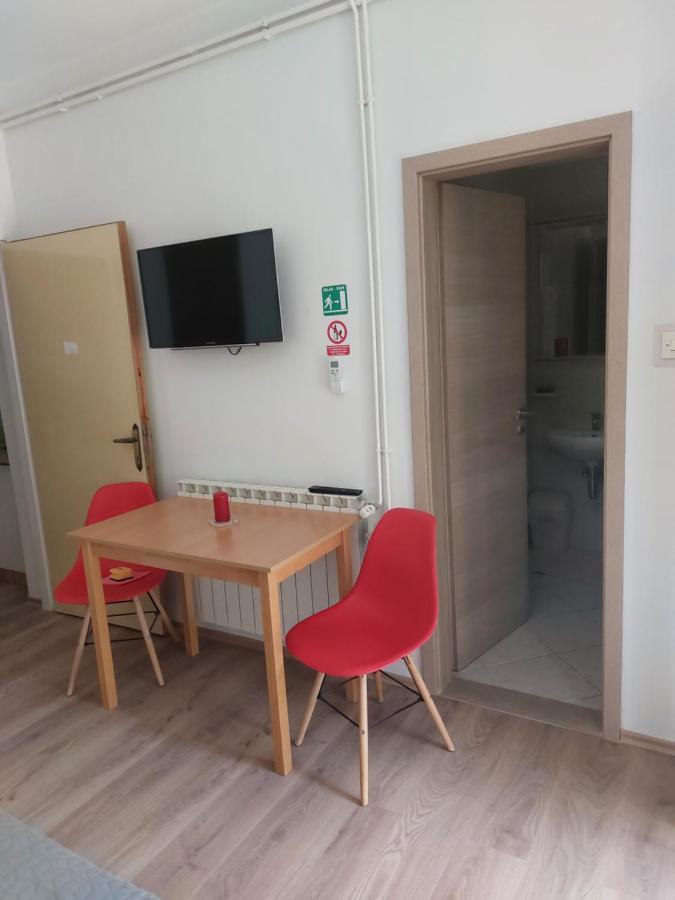 Soba Ana Hotel Cres Bagian luar foto